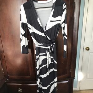 Long sleeve black and white maxi dress
